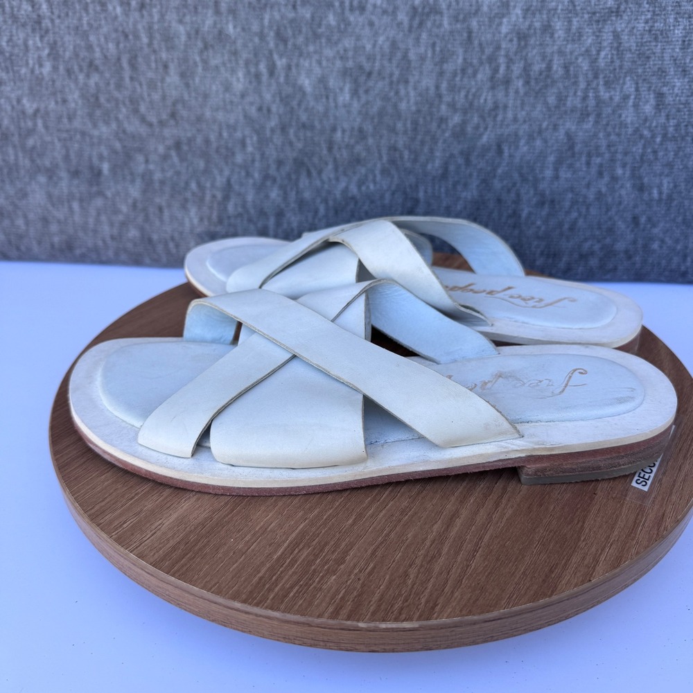 Free People Sandals White Leather Crisscross Straps Flats Slides Size 38 7.5 - 8 - Picture 5 of 7